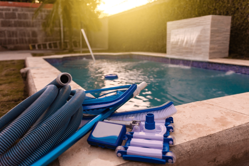 What to Look For in a Pool Closing Kit?